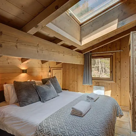 Soleil, Alpes Travel, Argentiere, Sleeps 9 Apartment Chamonix