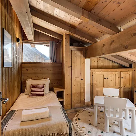 Soleil, Alpes Travel, Argentiere, Sleeps 9 Chamonix