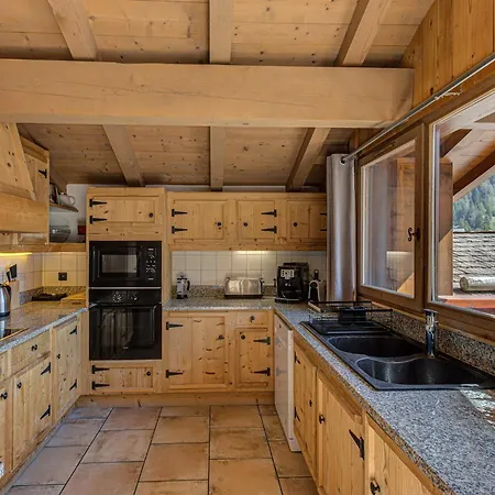 Soleil, Alpes Travel, Argentiere, Sleeps 9 Apartment *