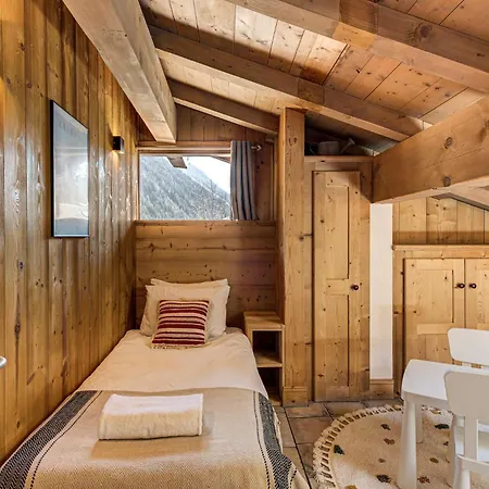 Apartment Soleil, Alpes Travel, Argentiere, Sleeps 9